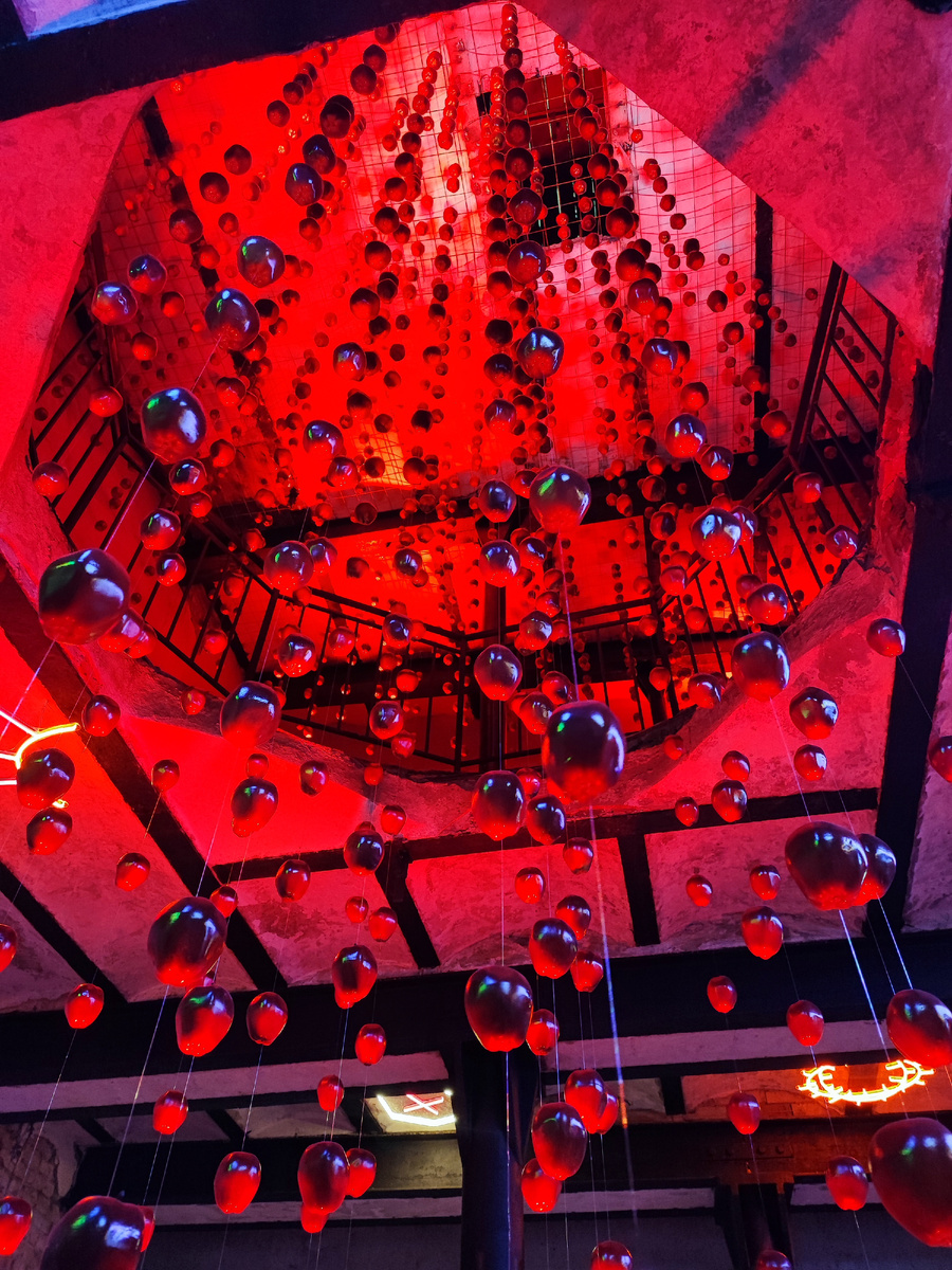 фото выставки "Сотворение"