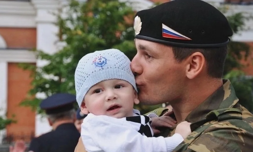 Российские папы тоже молодцы, но про особенности отцовства в России очень мало пишут. Что ж, напишем мы в ближайшее время