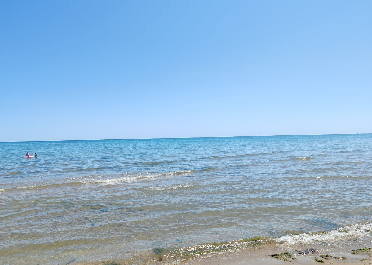 море уже с утра было теплым