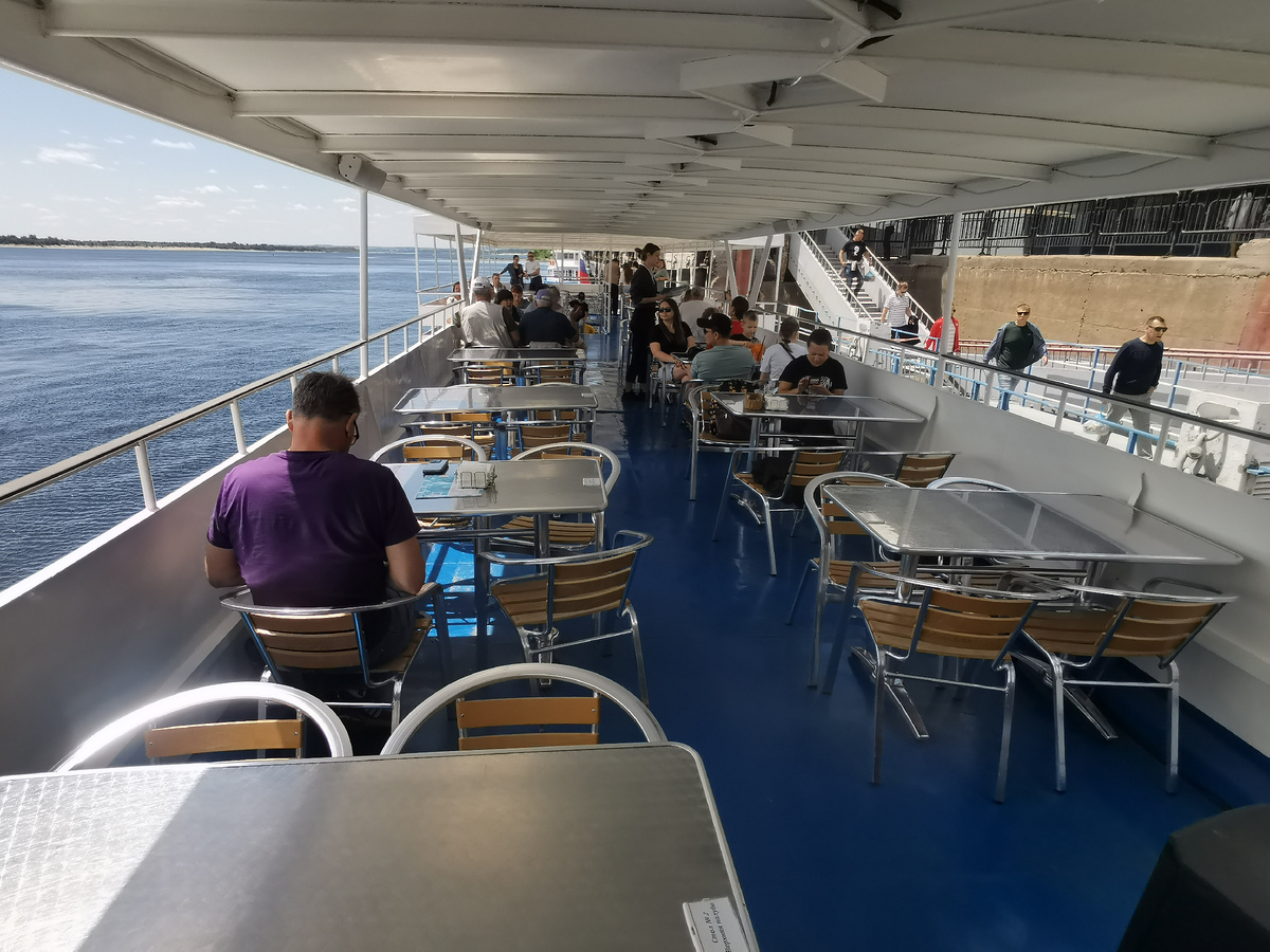 верхняя палуба теплохода