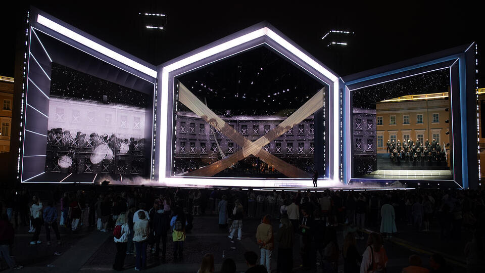     Героев России от былин до современных реалий показали на "Алых парусах" ИЗВЕСТИЯ/Сергей Лантюхов