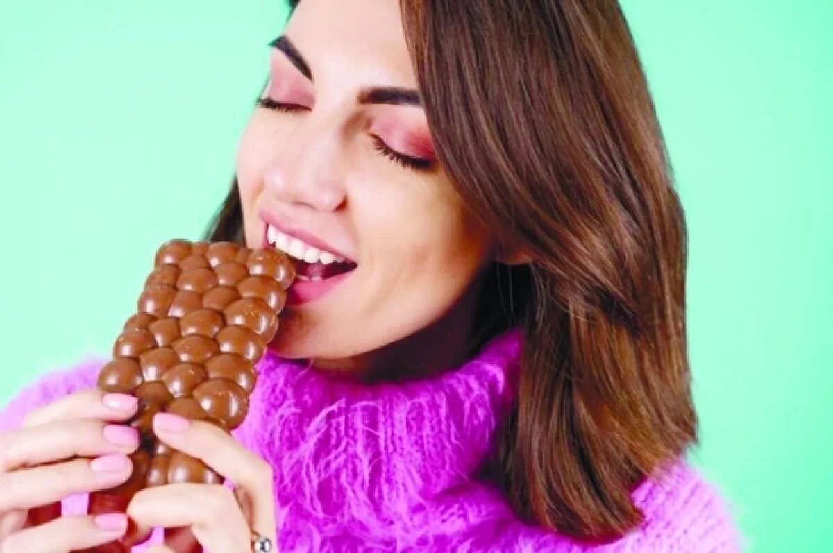    Тем, кто следит за фигурой, сладостями злоупотреблять не стоит.