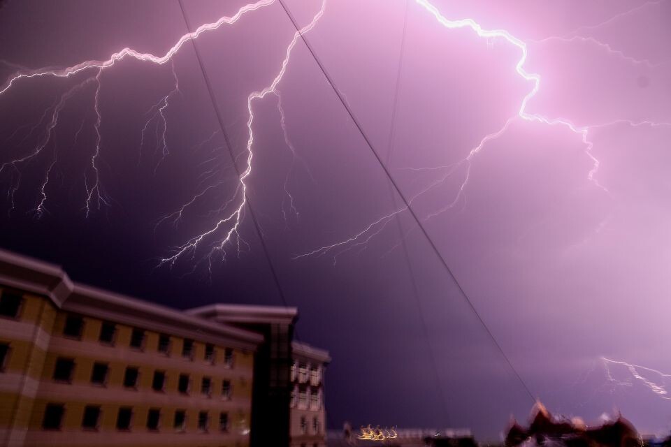    Гроза в Барнауле. Июнь 2025. Источник: Олег Укладов