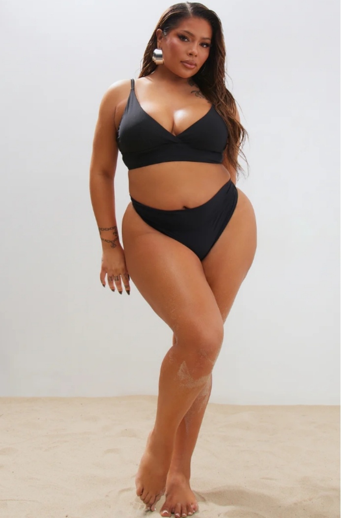 фото https://www.fashionnova.com/