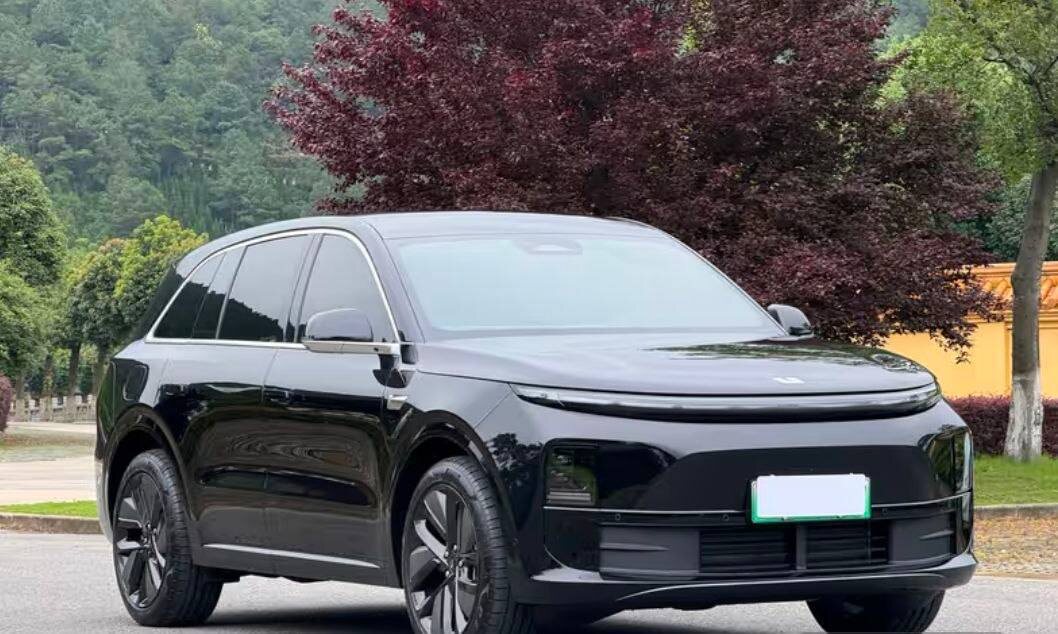 LIXIANG L6 PRO гибрид, купленный компанией Dragon-Cars