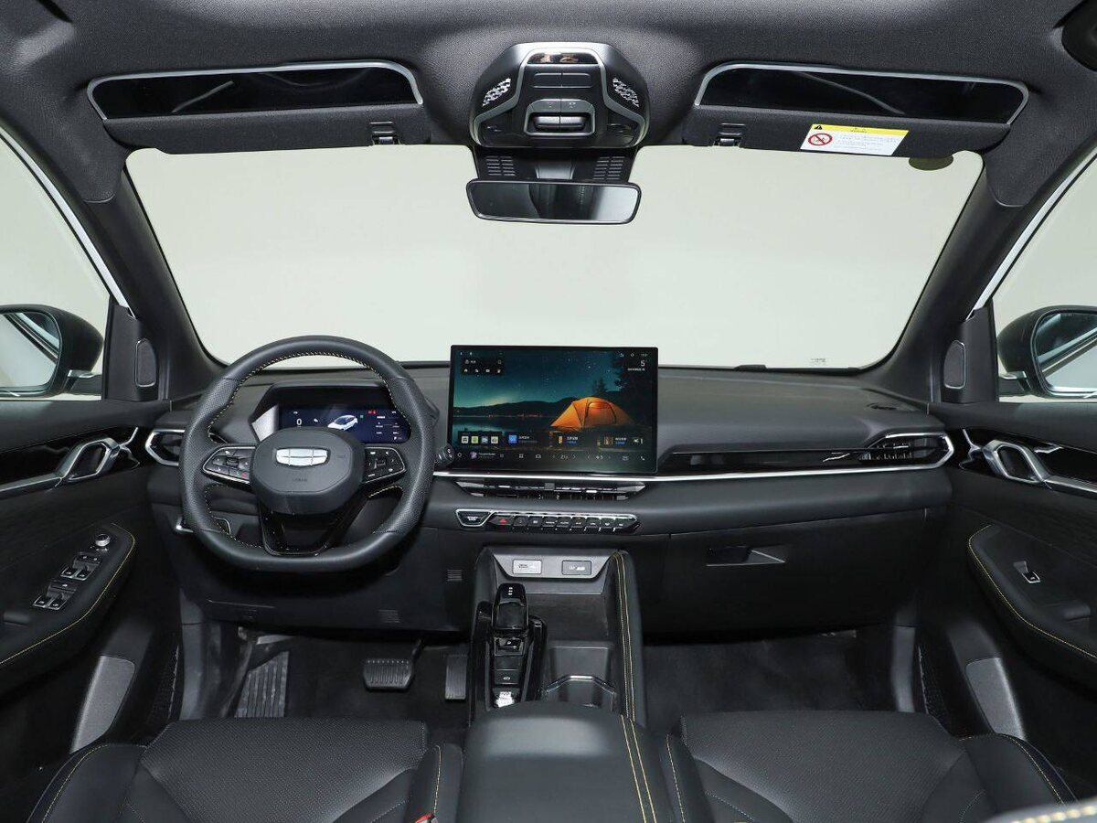 Салон GEELY COOLRAY