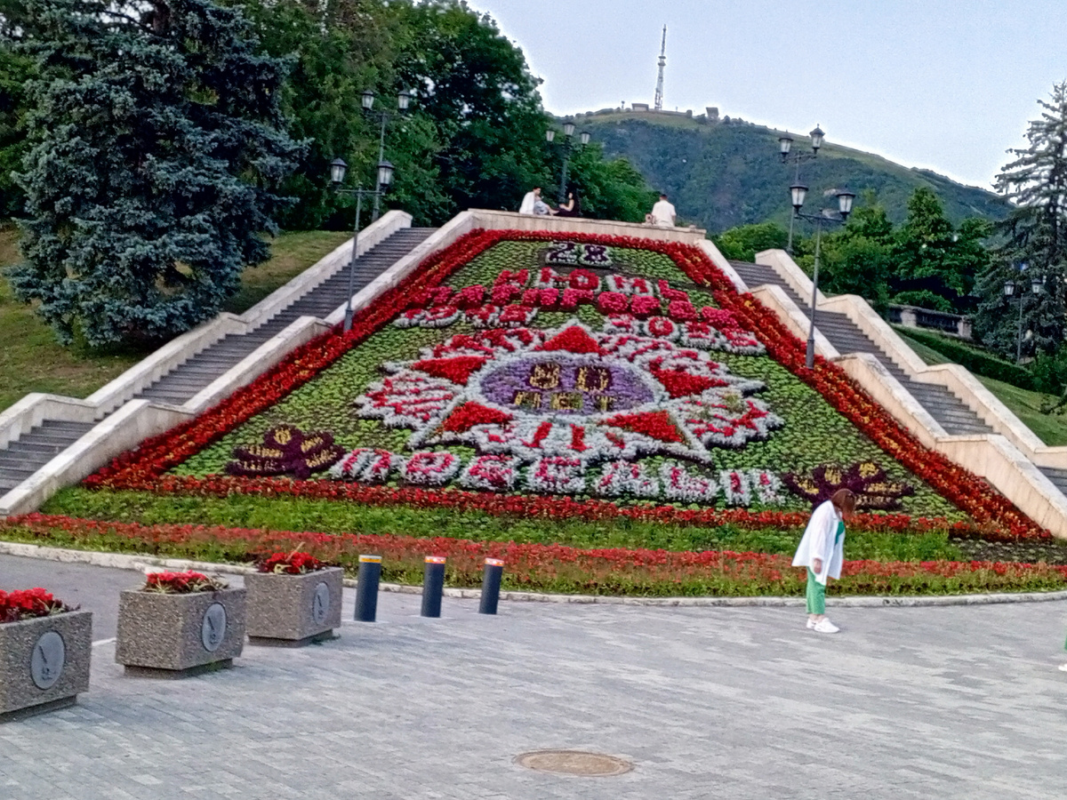 Пятигорск. Цветочный календарь. Фото автора.