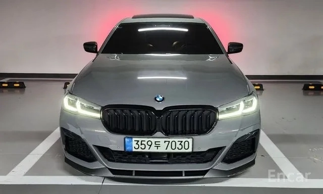 BMW 5 серия (G30) 530i M Sport купленная для клиента из России компанией Dragon-Cars