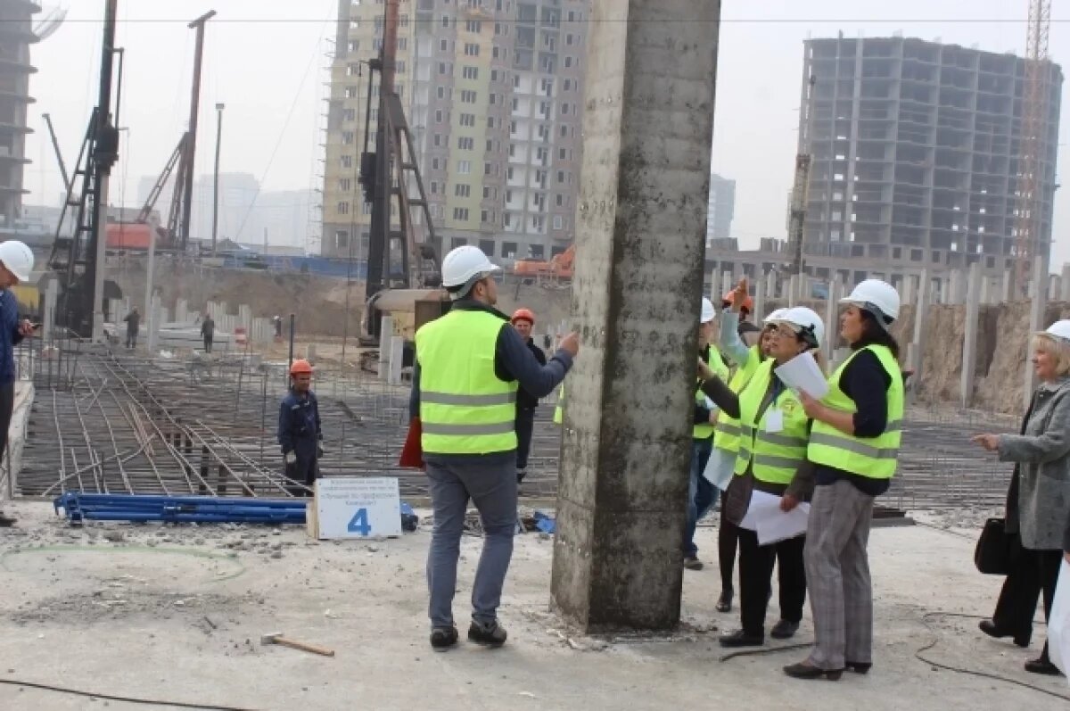    Бетонщикам на стройках Тюмени готовы платить более 100 тысяч рублей в месяц