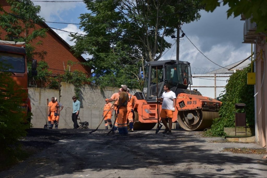    На общественной территории Ленина, 23/2. Фото пресс-службы администрации Темрюкского городского поселения.