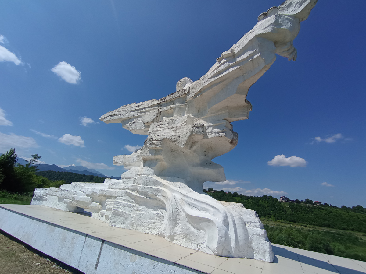 А вот и сам монумент.. 