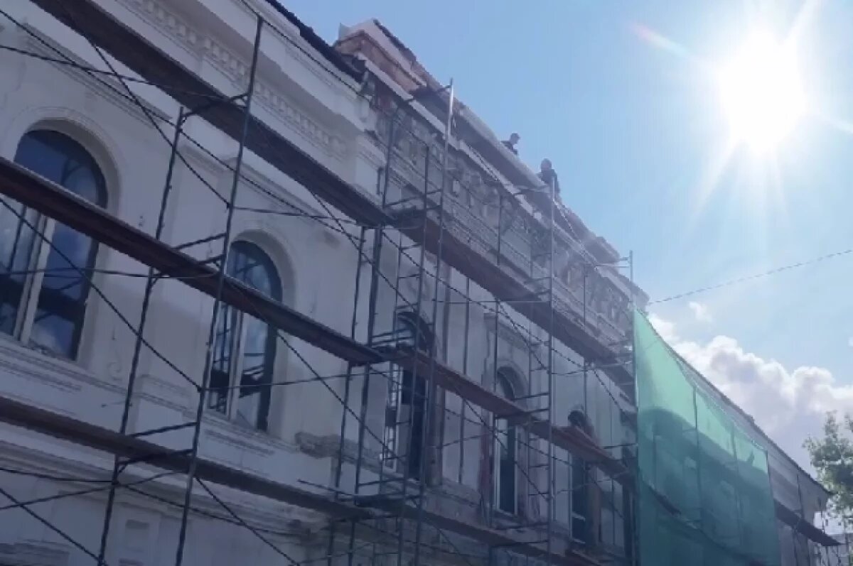    Мэр Томска проверил реконструкцию Дома молодежи