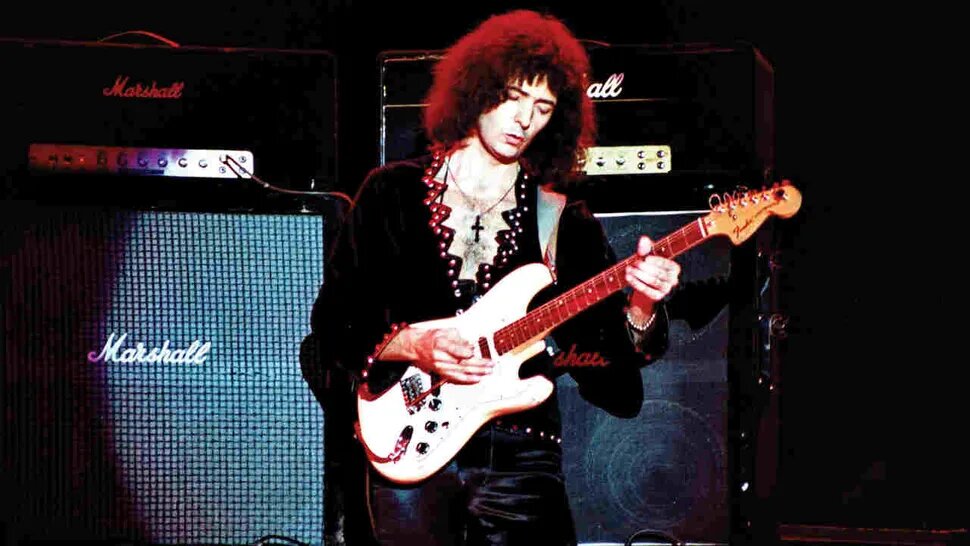 Ричи Блэкмор из Rainbow на сцене первого фестиваля Monsters Of Rock в 1980 году