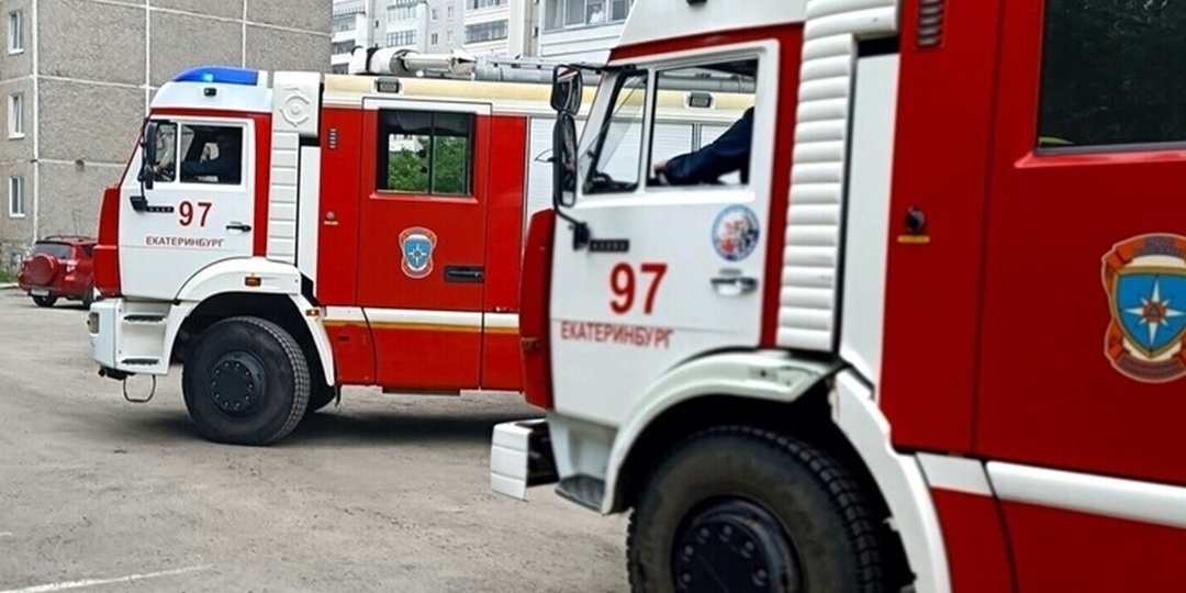 Пятнадцать пожаров вспыхнуло за сутки на Среднем Урале