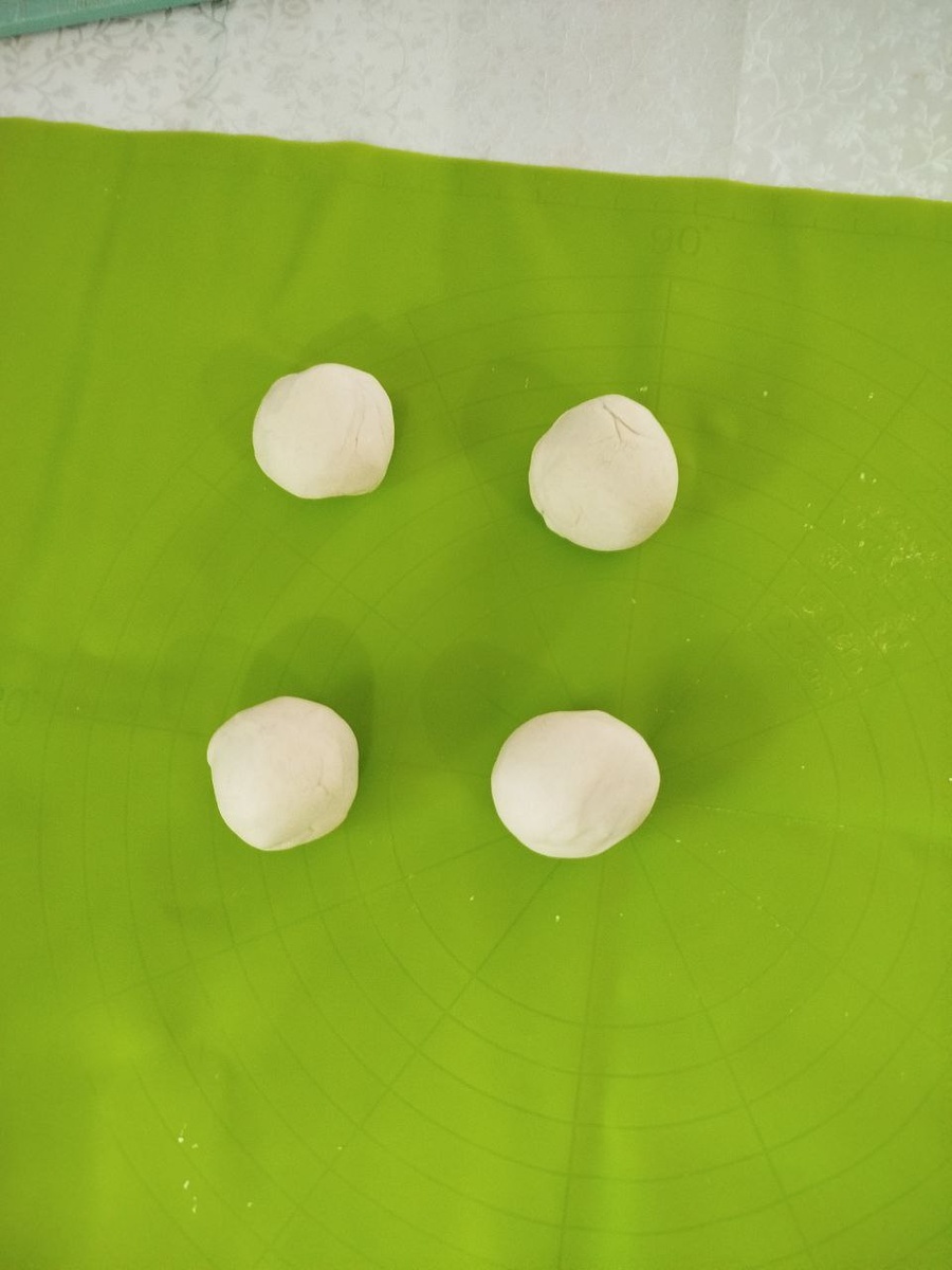 тесто с меньшим содержанием белка