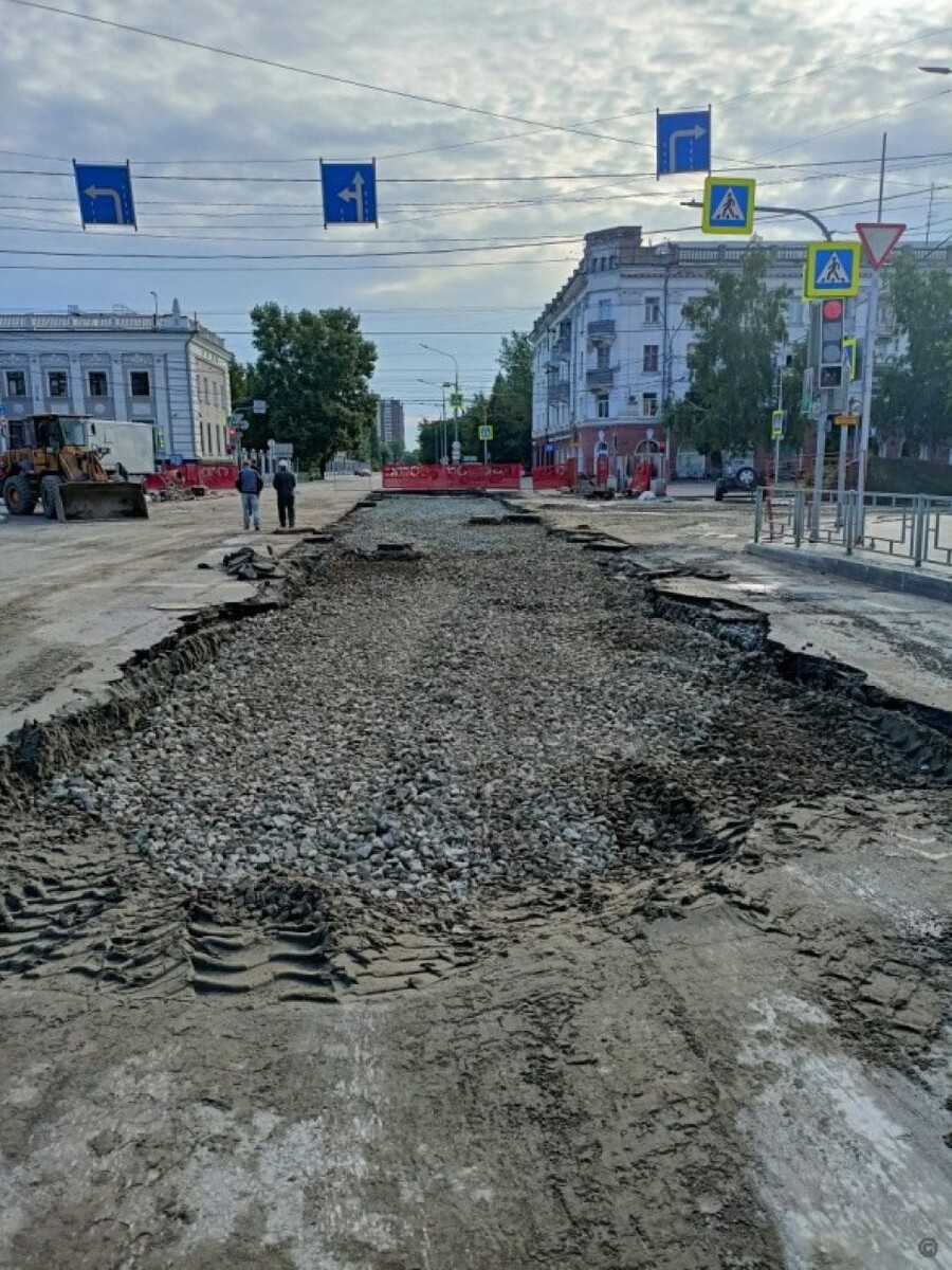    Начали бетонировать участок дороги на проспекте Ленина. Источник: Администрация Барнаула