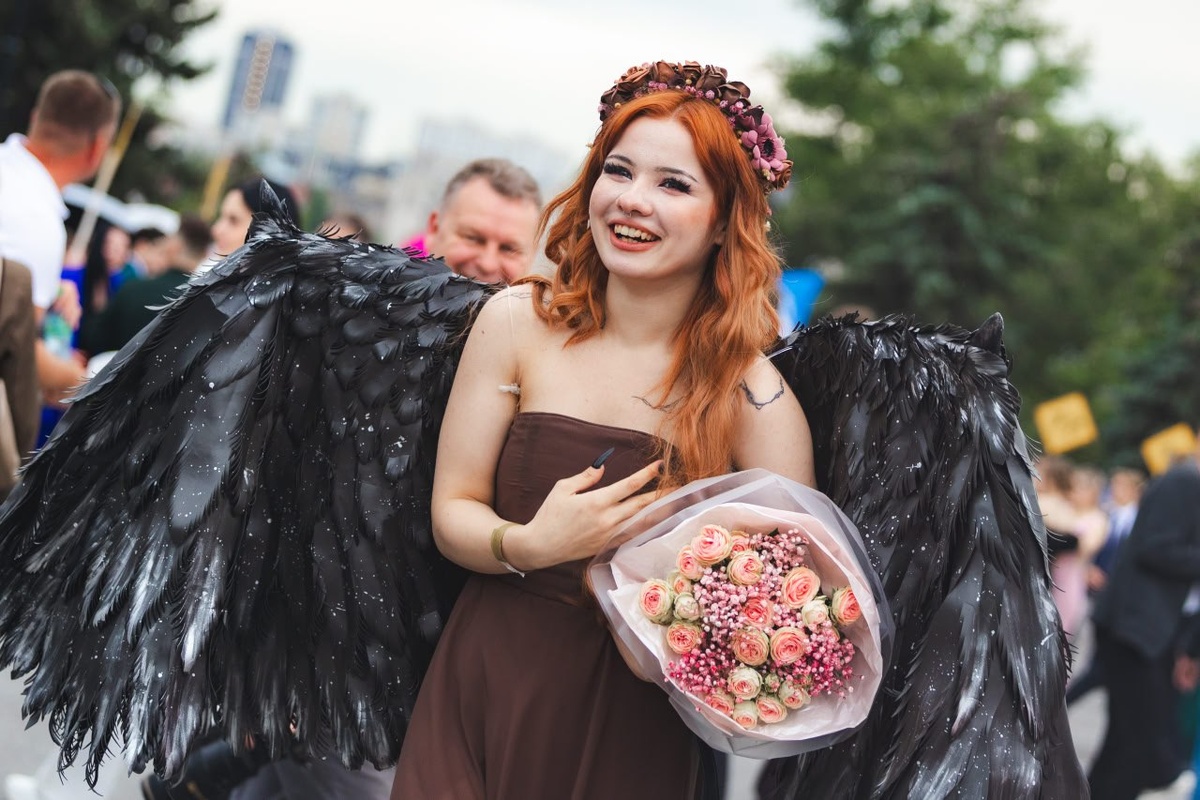    50 лет традиции: выпускники показали модные тенденции на «Липецких зорях» правительство Липецкой области