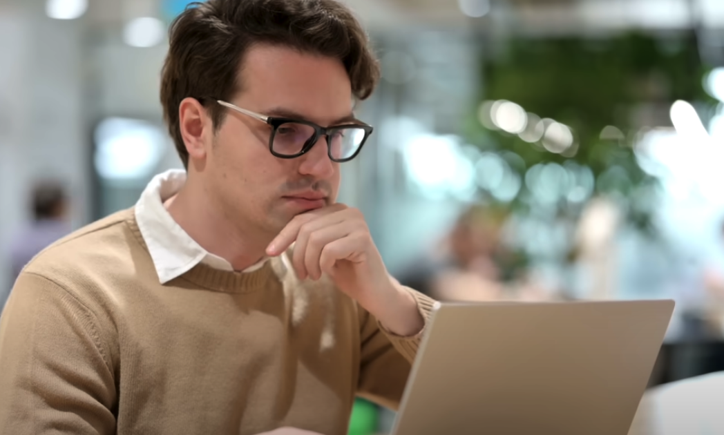 Признаки того, что партнер отдаляется