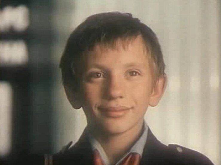    Алексей Фомкин в роли Коли Герасимова. Кадр из фильма "Гостья из будущего"