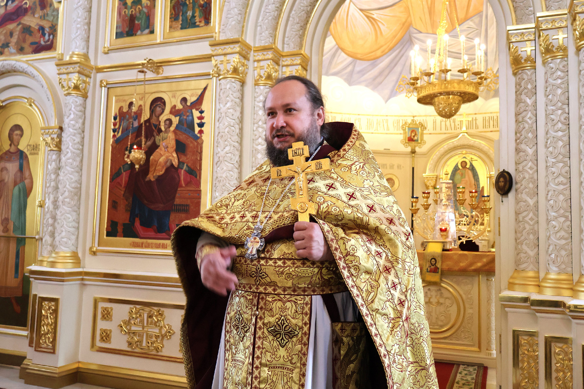 Наш дорогой настоятель - священник Александр НАРУШЕВ