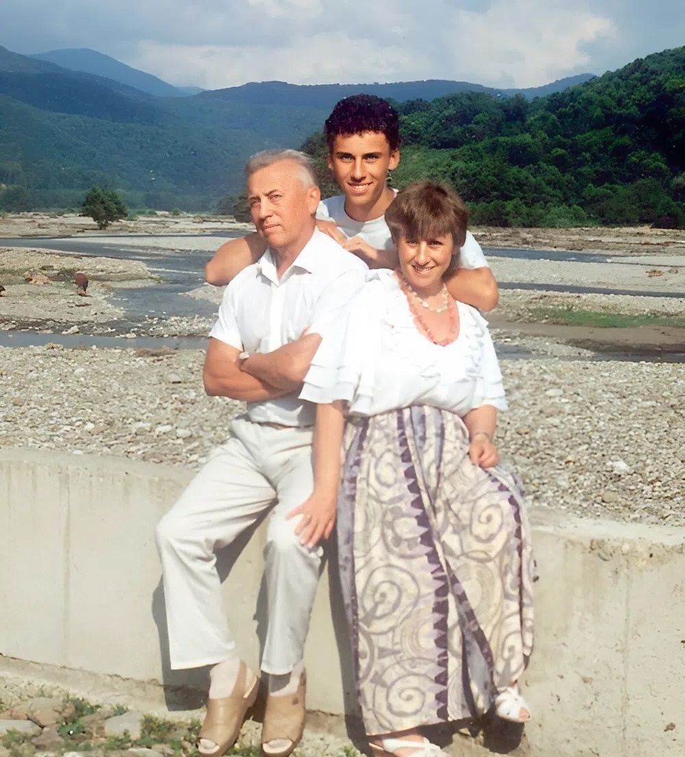 Галкин с родителями