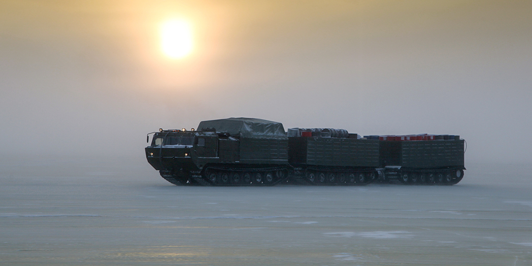 «Витязи без границ»: как ДТ-10 и ДТ-30 покоряют экстремальные ландшафты