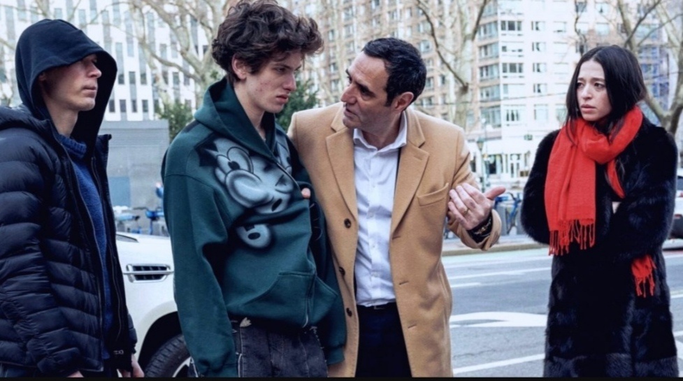 Майки Мэдисон и Юра Борисов. Анора 2024