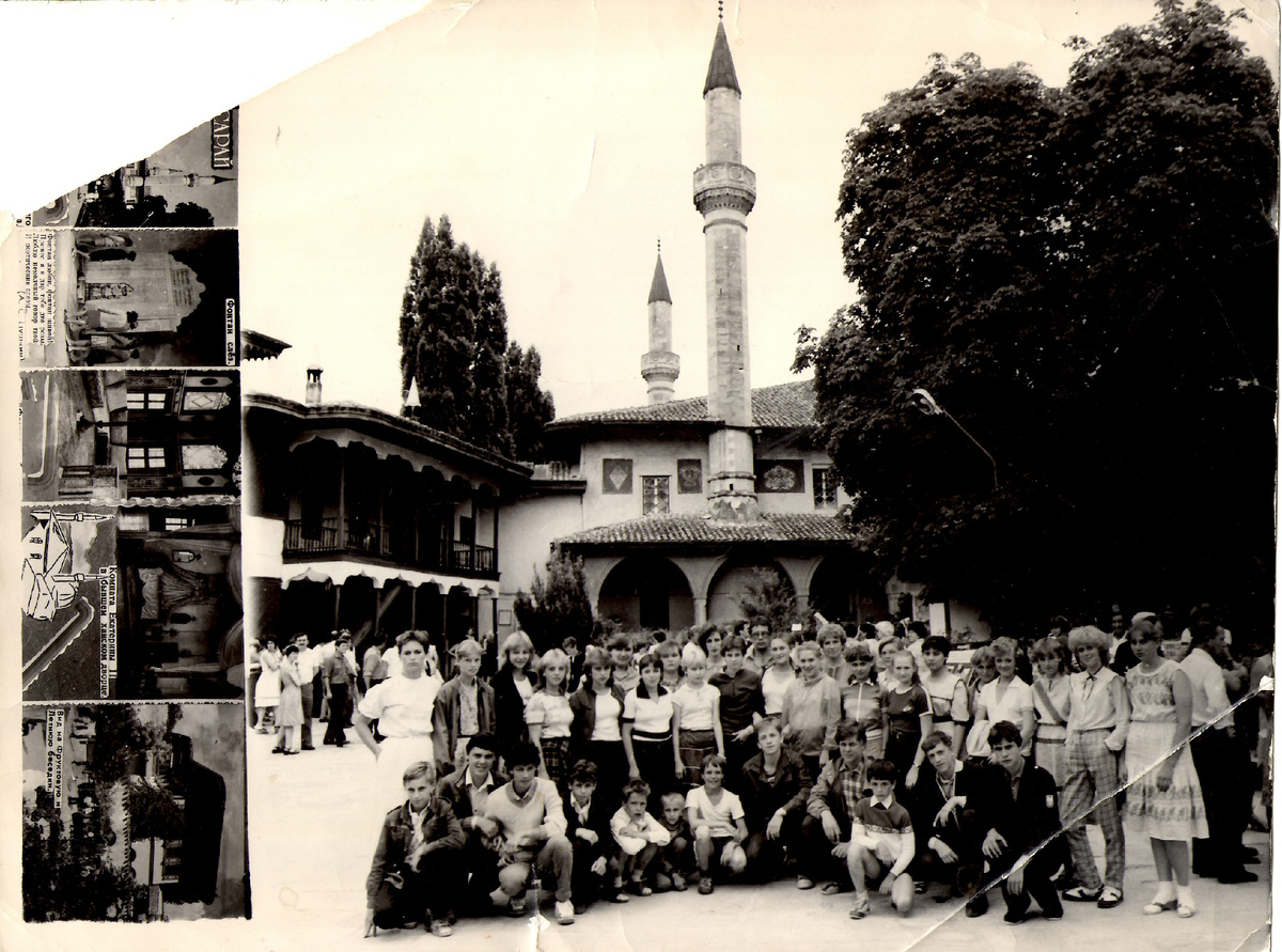 Выехали на экскурсию в Бахчисарай.