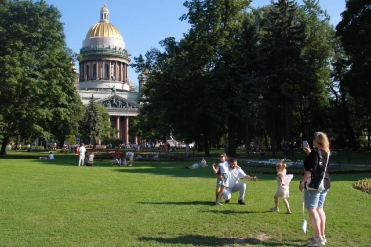    МВД опровергло новости о попадании сигнальной ракеты в Исаакиевский собор