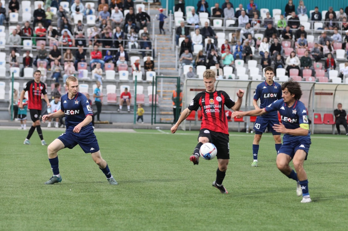    ФК «Металлург» взял верх над хабаровчанами со счетом 2:1 ФК «Металлург»