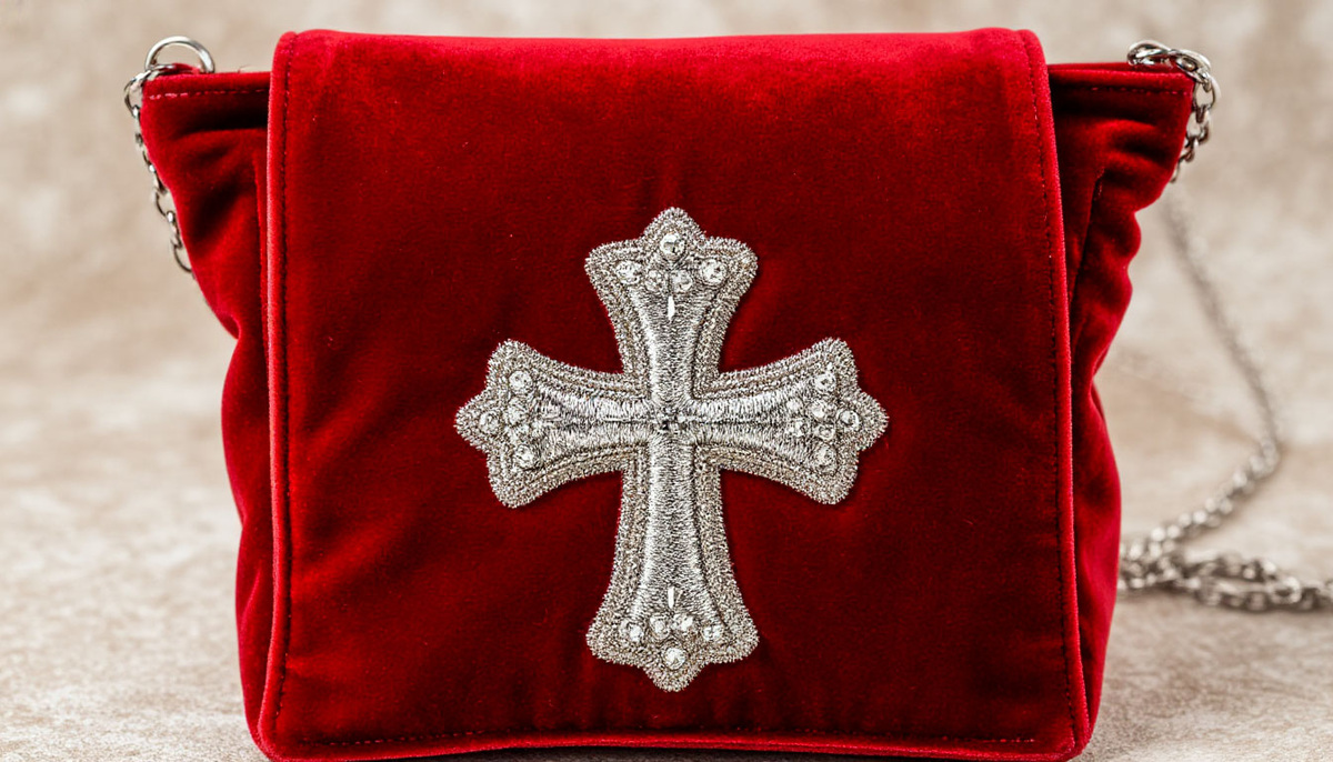 красный бархатный мешочек