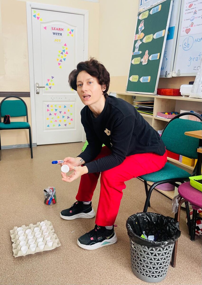 редкий кадр -- сижy на yроке))