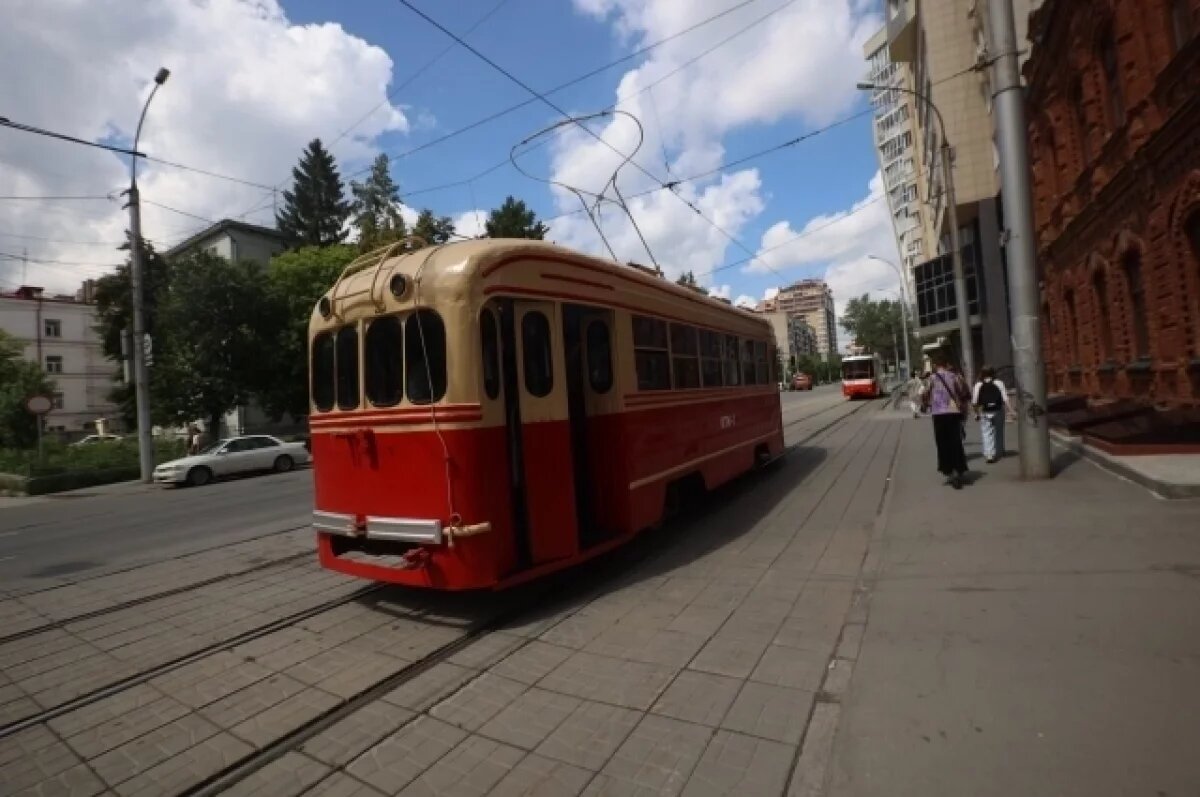    Исторический трамвай подарили Новосибирску на День города