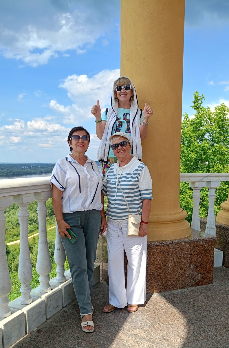 Как видите - яркое светит солнце💥 А через 10 минут дождь закапал. 