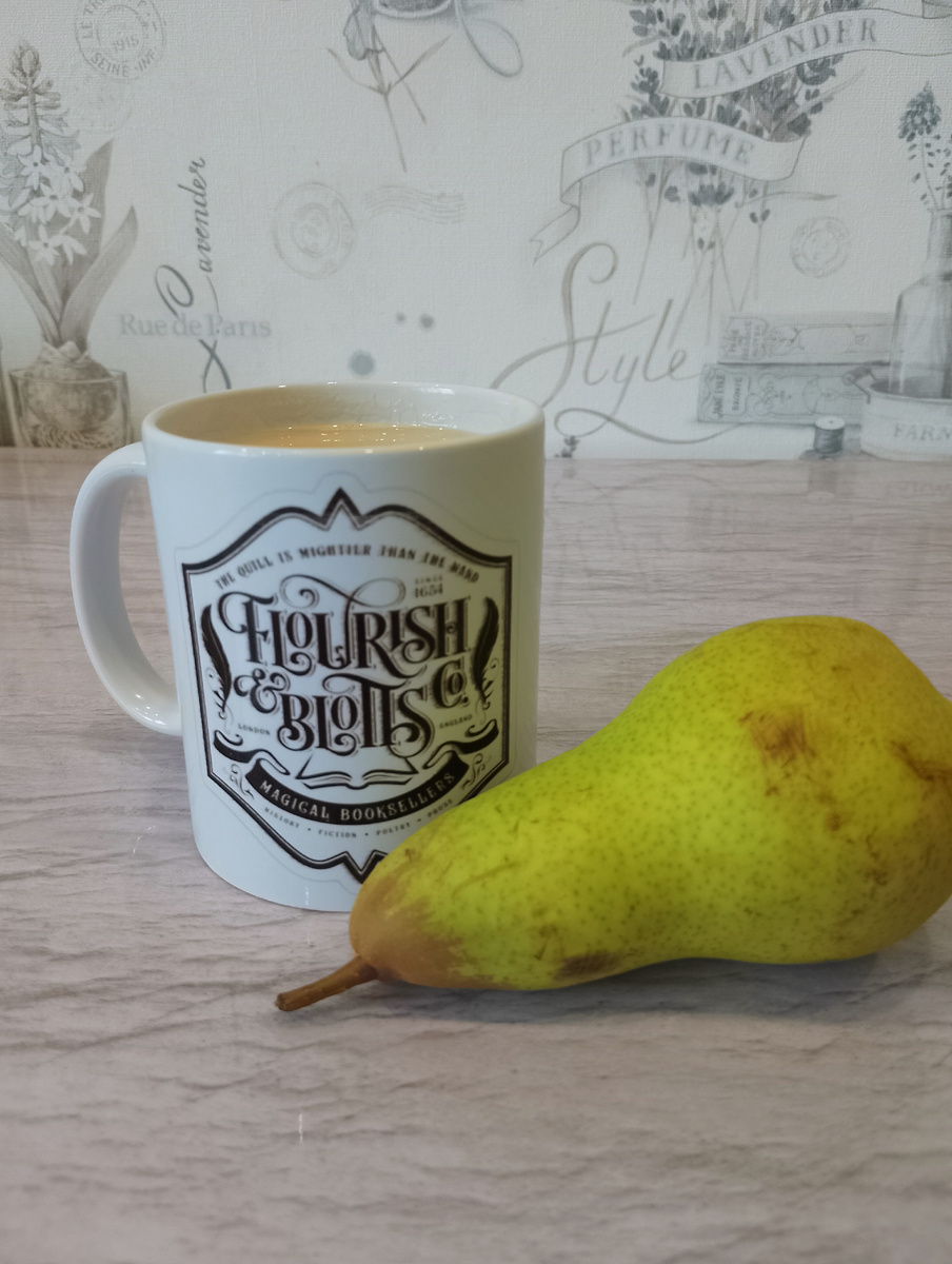 А вы знакомы с волшебным магазинчиком "Flourish and Blotts"?