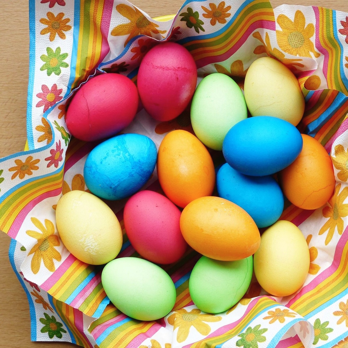 Почему красят яйца в пасху 