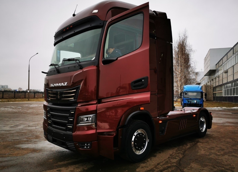 Прототип нового магистрального тягача КАМАЗ с гибридной силовой установкой.