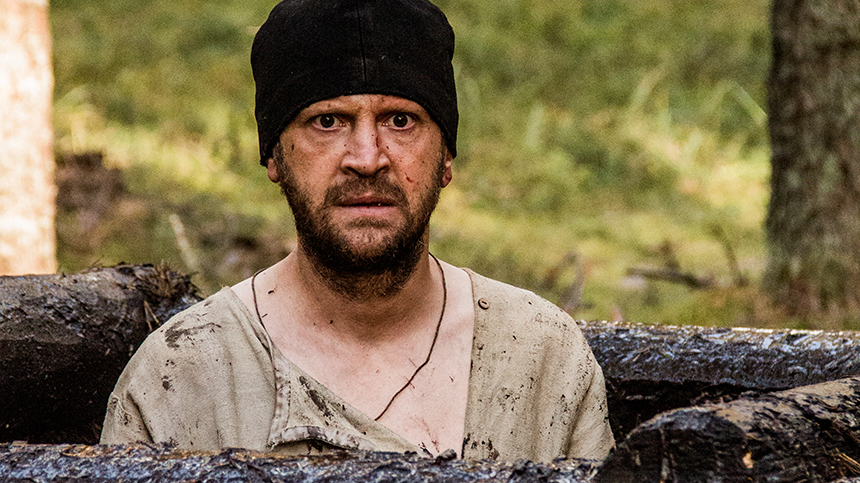 Фото кинокадра из фильма "Монах и бес". «Мудрость, состояние ума такое, специфическое… Чувствую, мудрею и поделать с собой ничего не могу, мудрею и всё тут...». Актёр Тимофей Трибунцев 