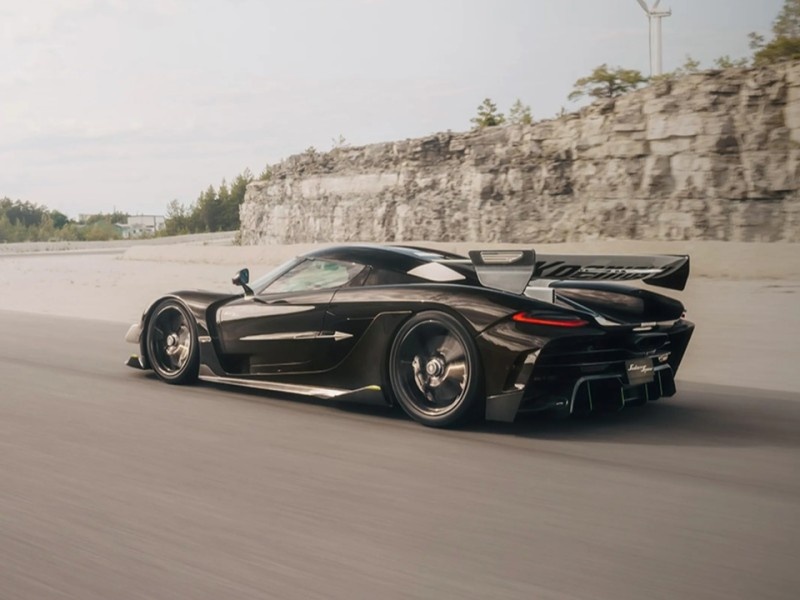    Koenigsegg показала гиперкар Sadair’s Spear мощностью свыше 1600 л.с.
