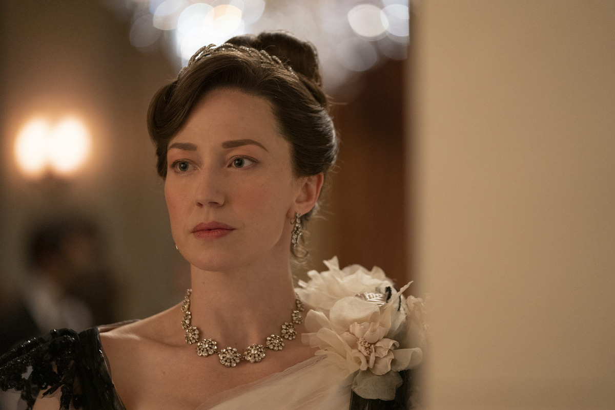 Кэрри кун в сериале "Позолоченный век"