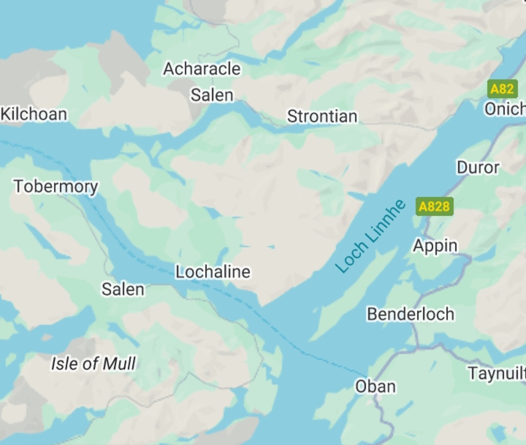 Типичные фьорды, которые в Шотландии называются озёрами (Loch - произносится как Лок) 