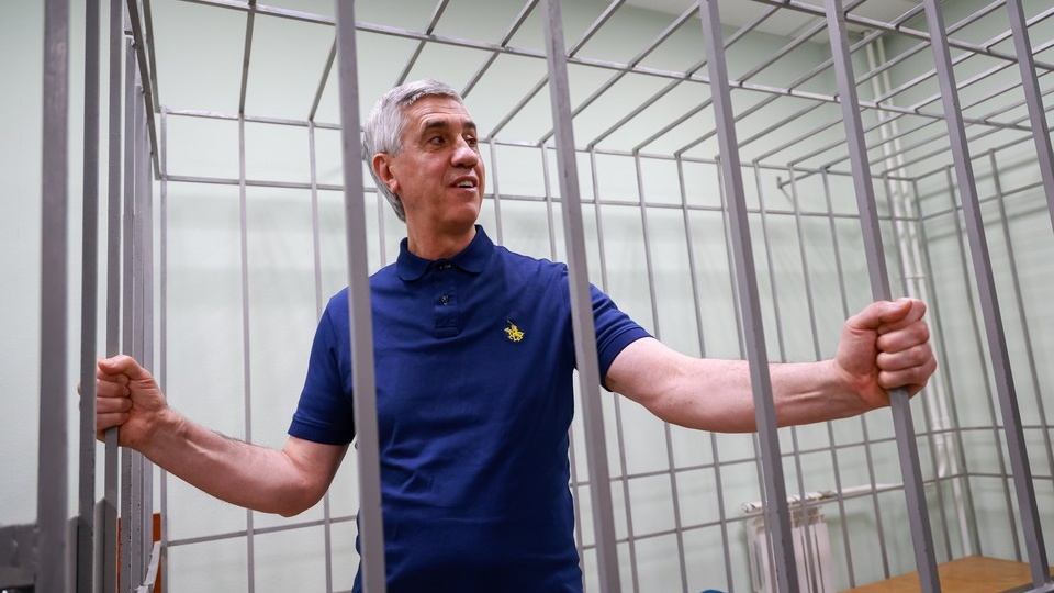 Анатолий Быков возвращается домой: осужденного на 20 лет криминального авторитета разрешили этапировать из Карелии ближе к Красноярску