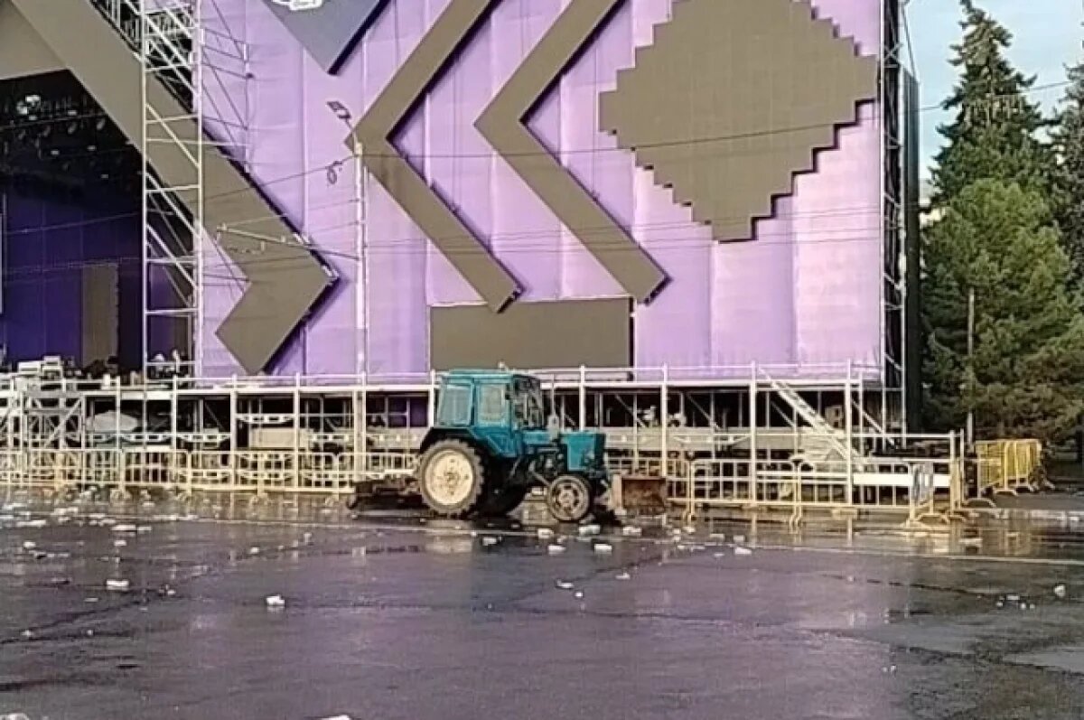    После масштабного празднования Дня молодёжи Омск утопал в мусоре