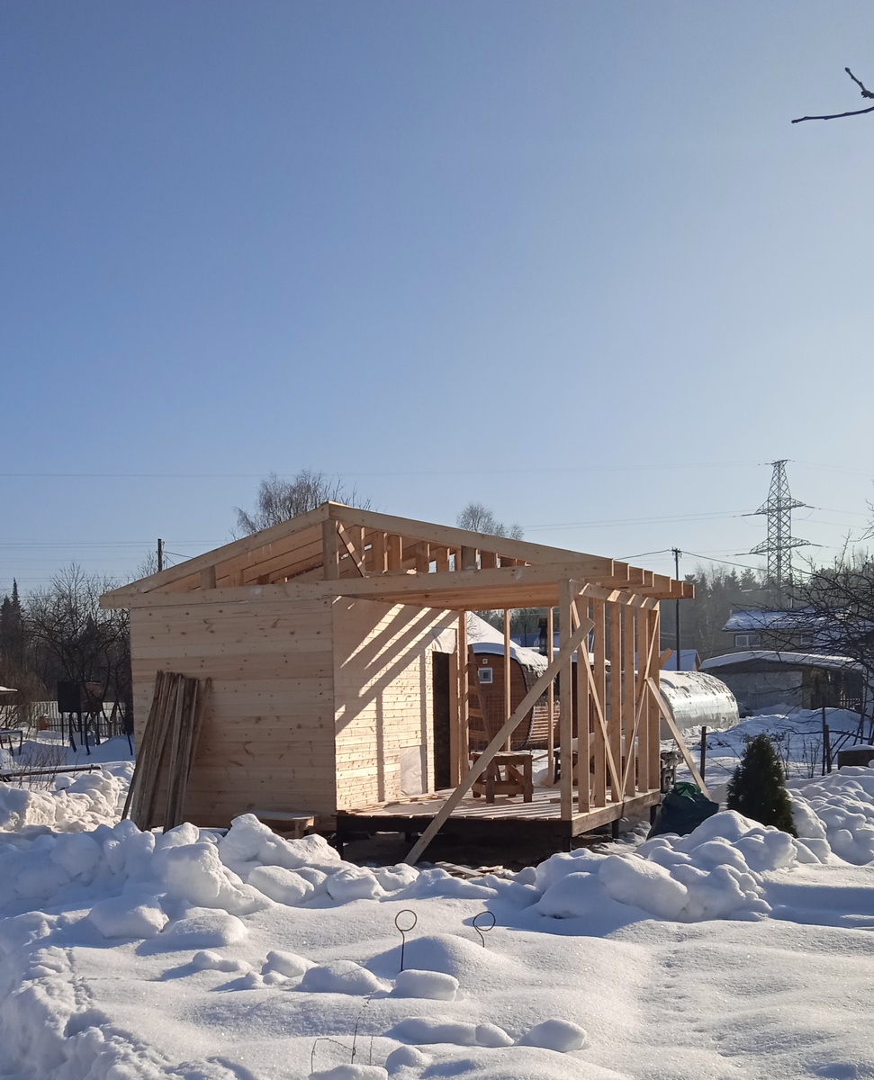 Баня в процессе строительства. 