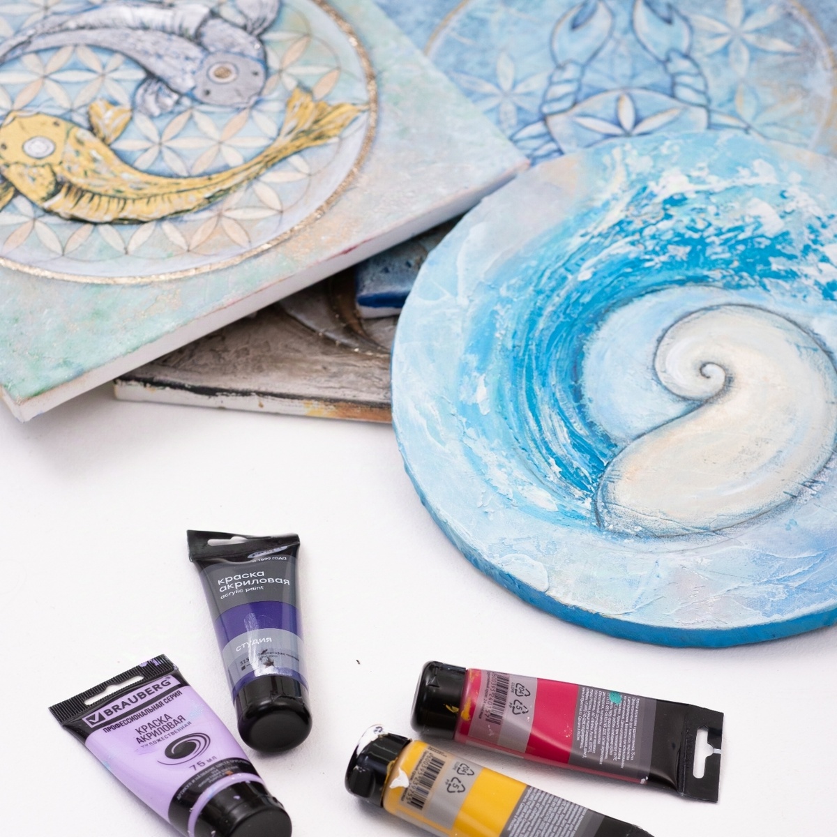 🎨Вот несколько советов о том, как создать уютное пространство, где ваша душа сможет раскрыться через рисование сакральной геометрии! Заботливо подготовленное рабочее место — это ваш маленький оазис творчества, и мы поможем вам сделать его идеальным. 💖
