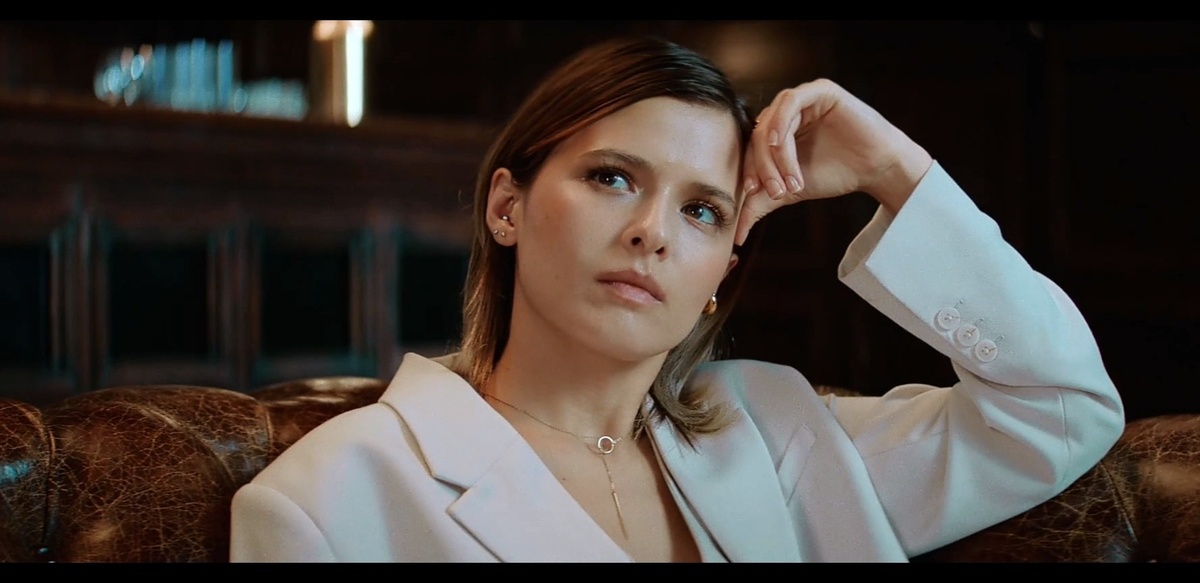 Актриса Любовь Аксенова. Главная героиня сериала "Жить жизнь" 