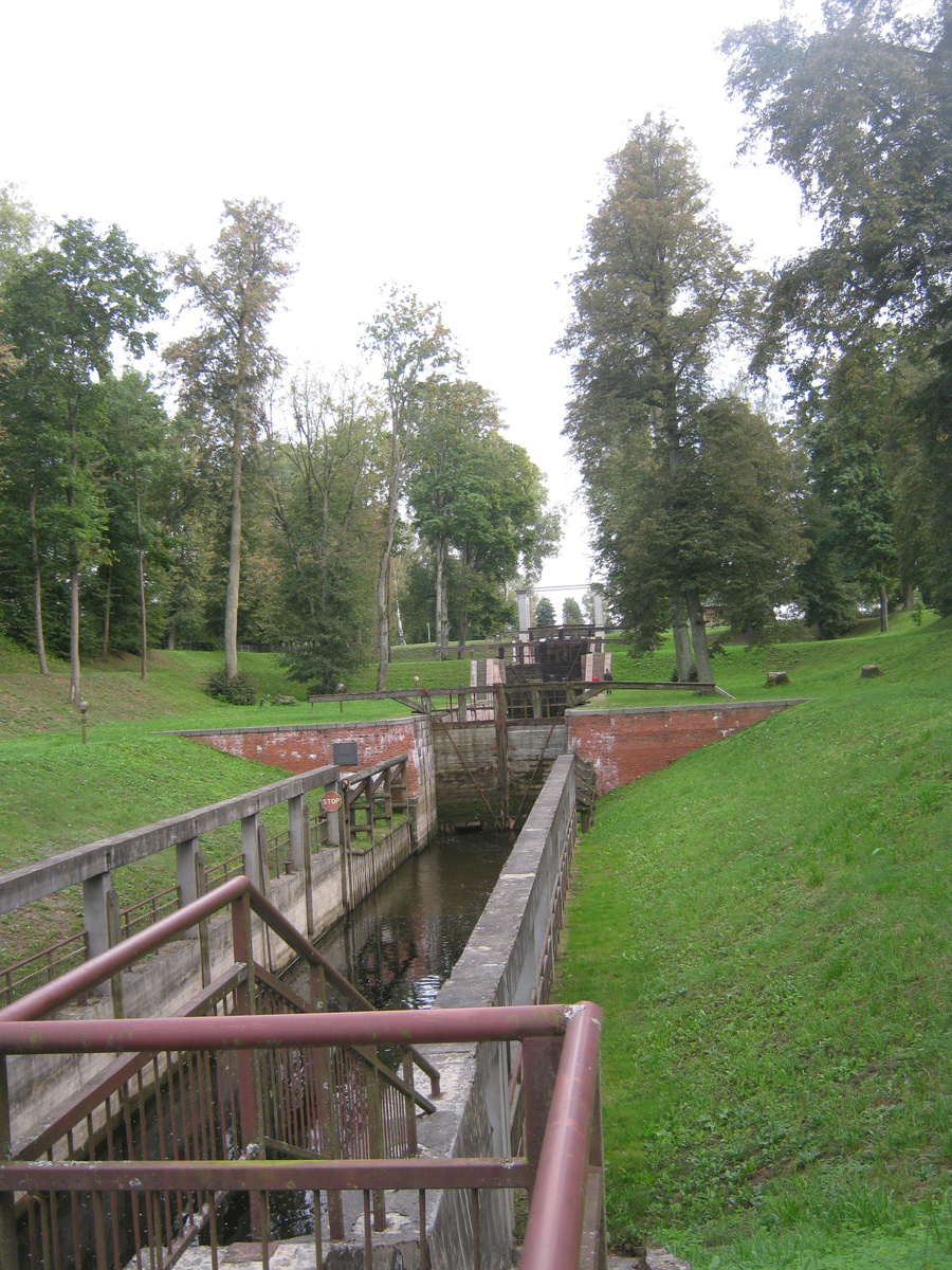 Шлюз Немново, вид снизу
