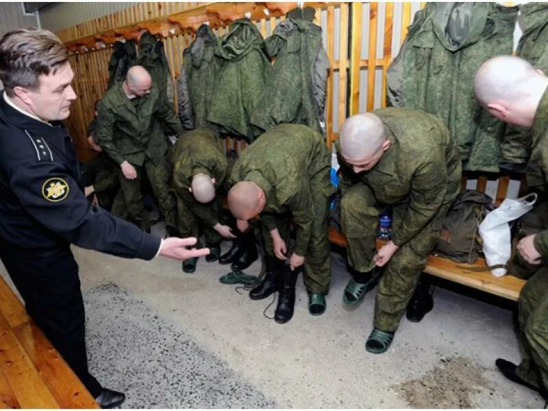 А вот от родного барина и плетей получить приятнее не так ли?!