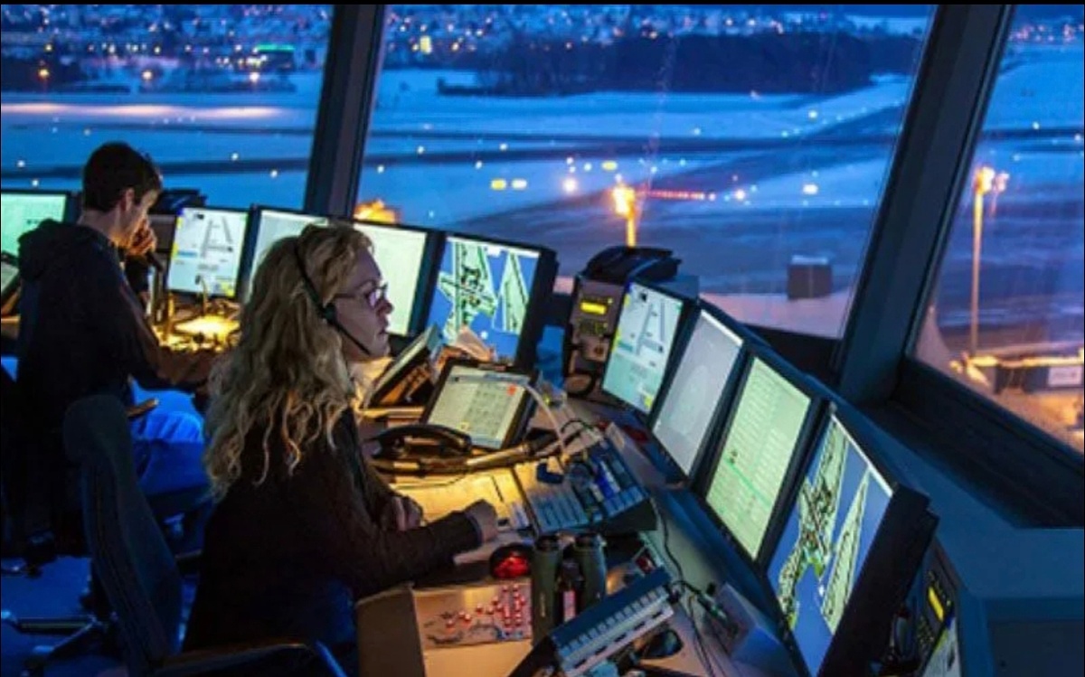 Авиадиспетчер за работой