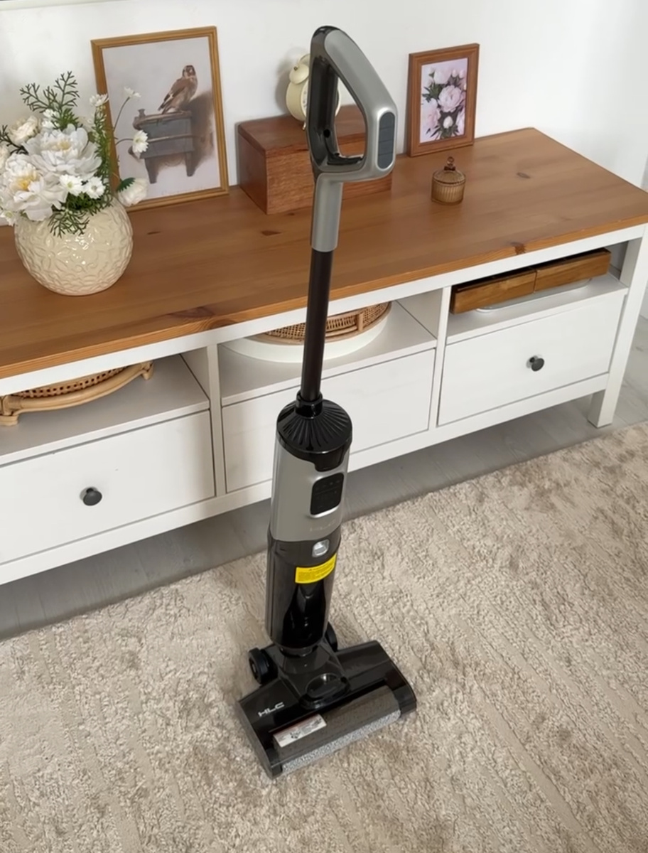 Вид сбоку. Стоит без станции.